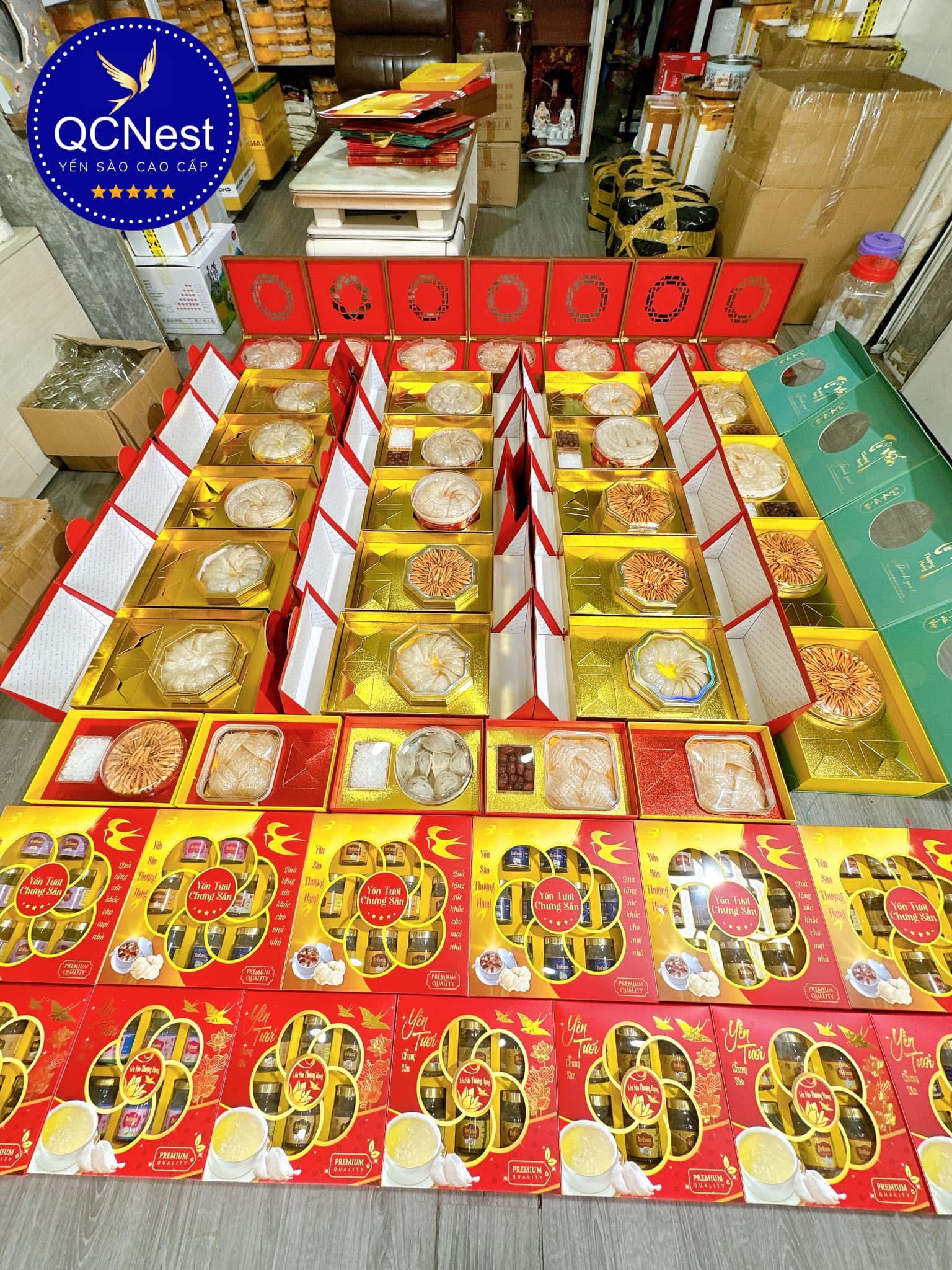 Rộn ràng không khí xuân - Trao yêu thương qua từng hộp quà Tết cùng Yến Sào QCNest